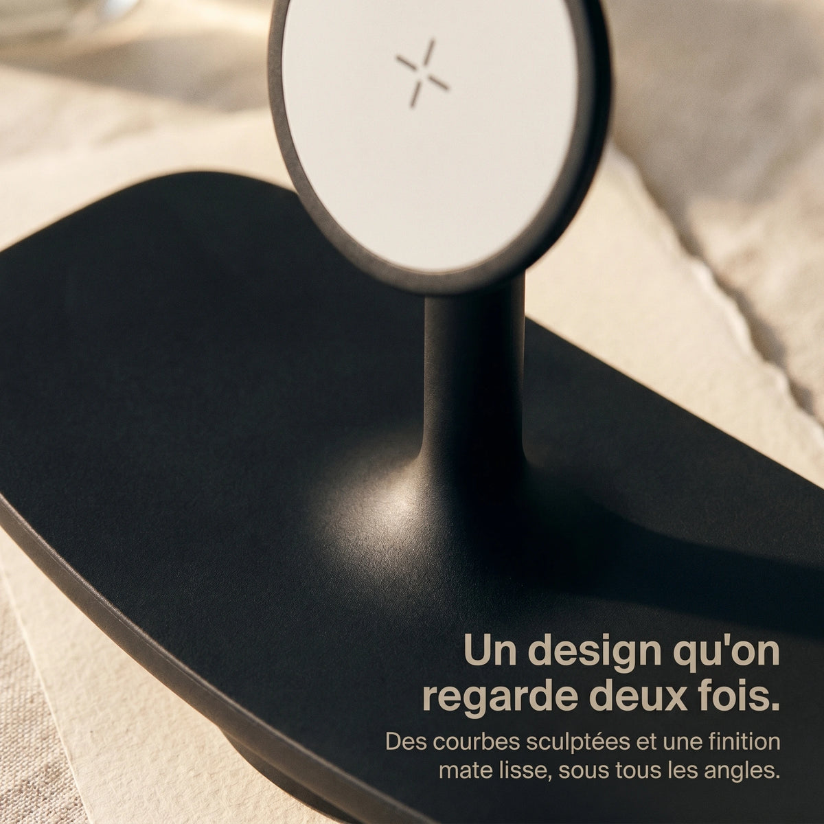 Chargeur sans fil Plateau Noir — station MagSafe design