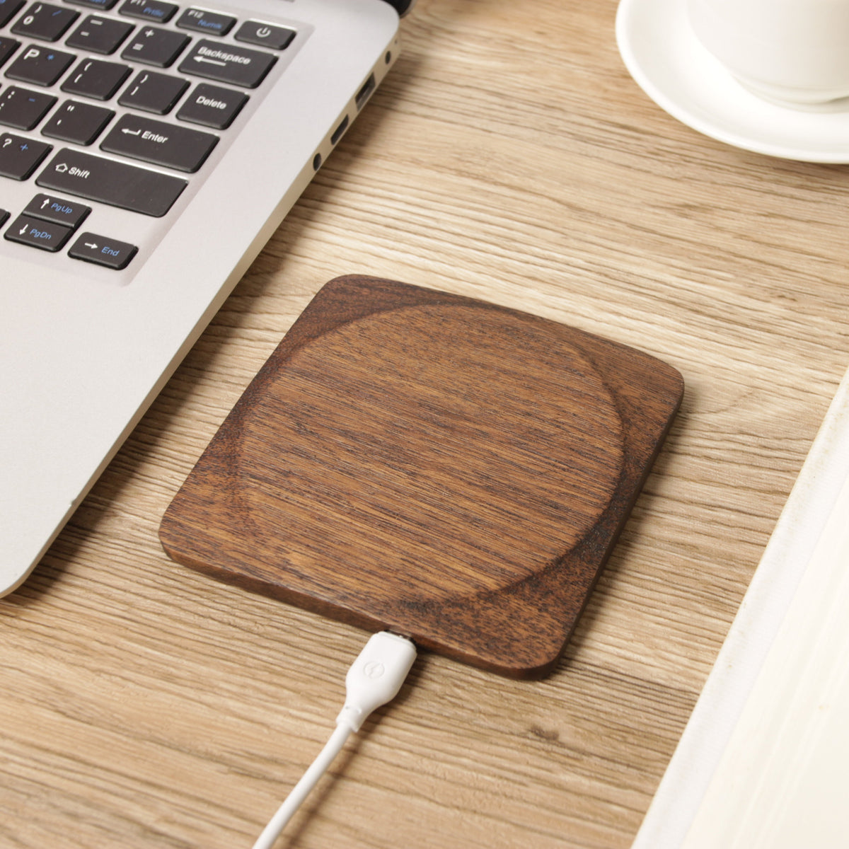 Chargeur sans fil en noyer — Petit modèle compact 10 cm