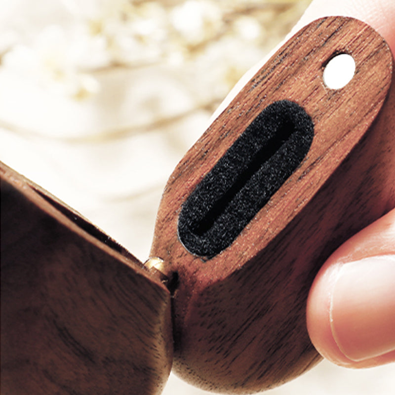 Boîte à bague en forme de cœur en bois de noyer