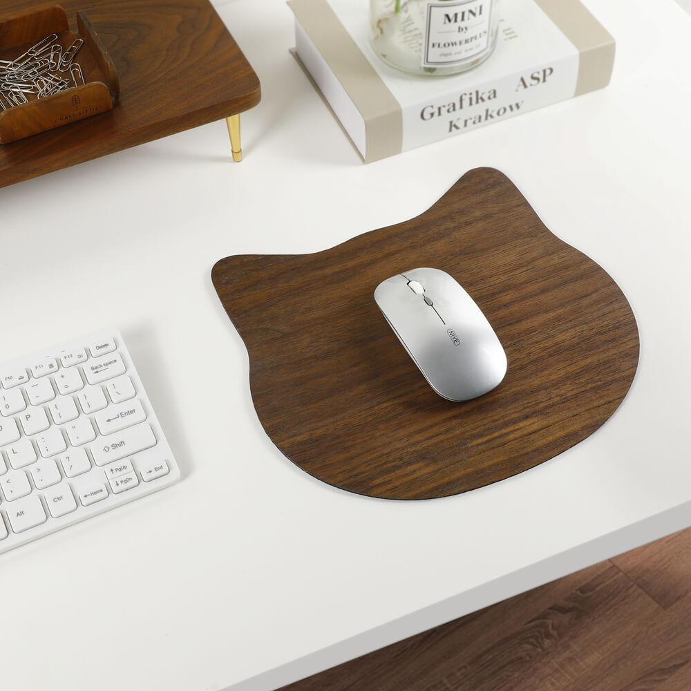 Tapis de souris en bois de noyer — Forme ours ou chat