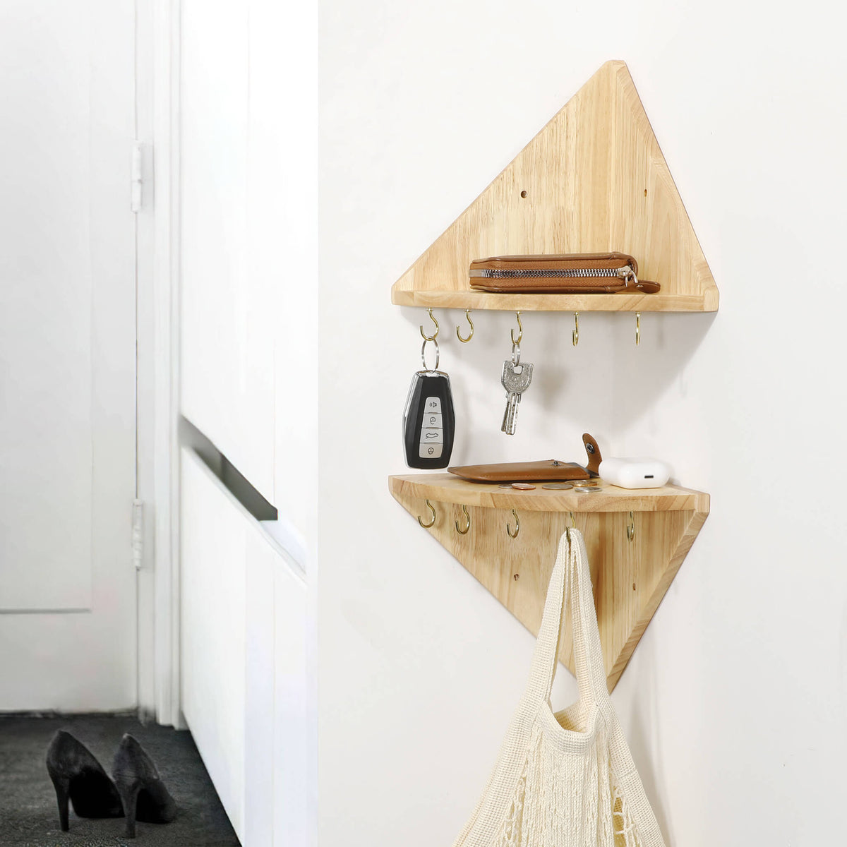 Étagère murale d'angle en bois massif noyer avec crochets