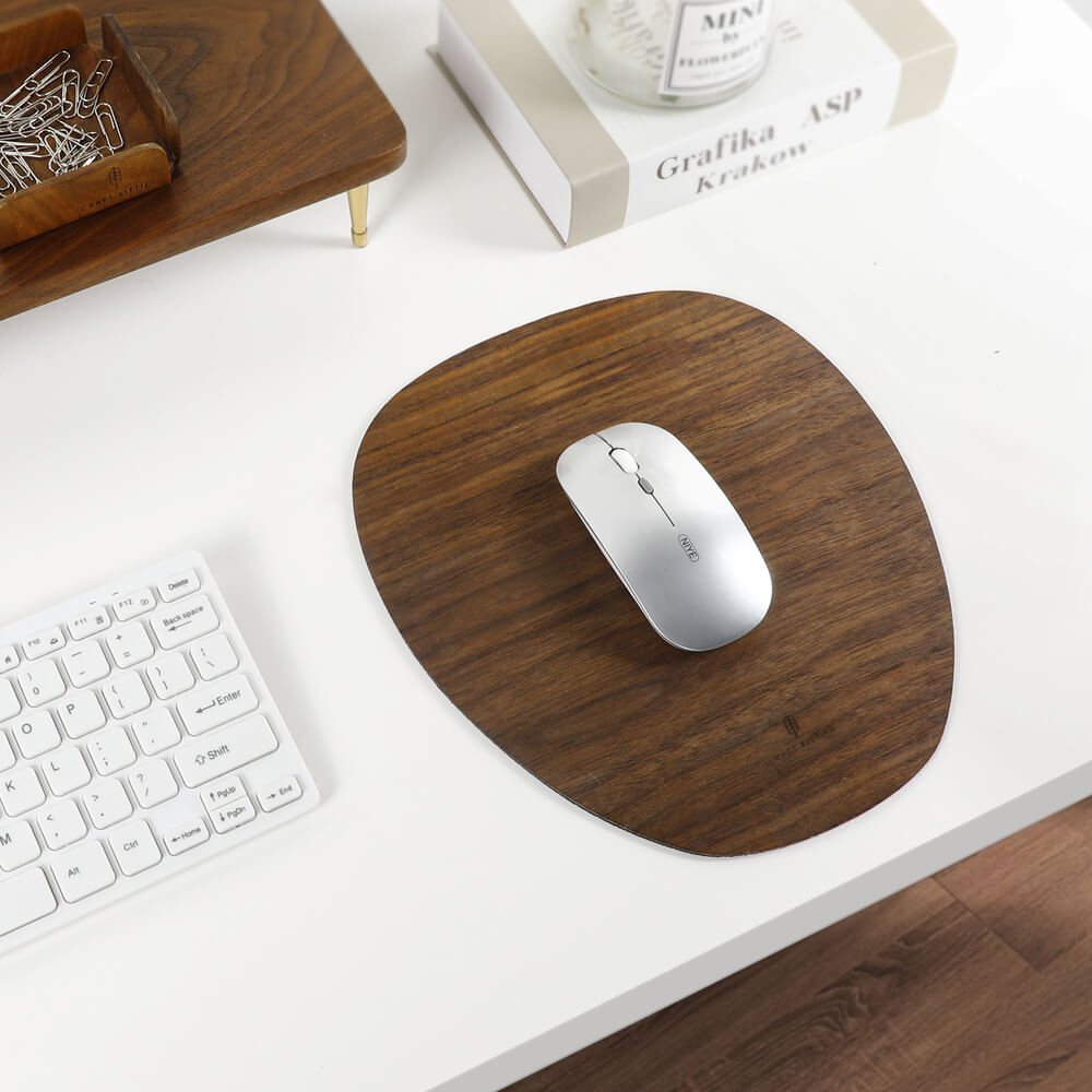 Tapis de souris en bois de noyer ovale