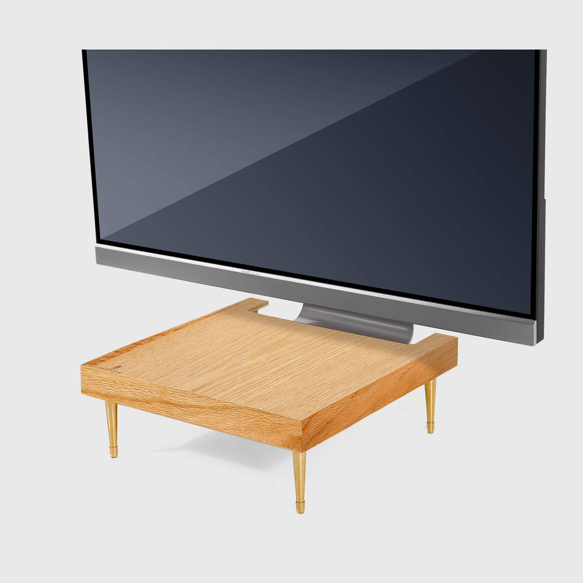 Support écran iMac en bois de chêne rouge — 26 cm, pieds laiton