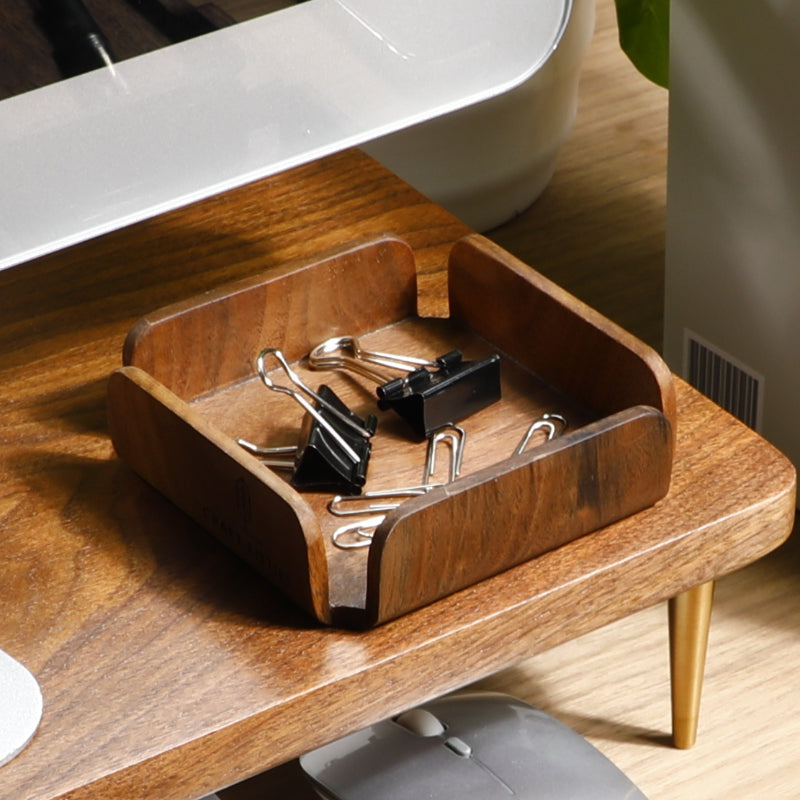 Petit plateau en noyer massif — rangement bureau et salle de bain