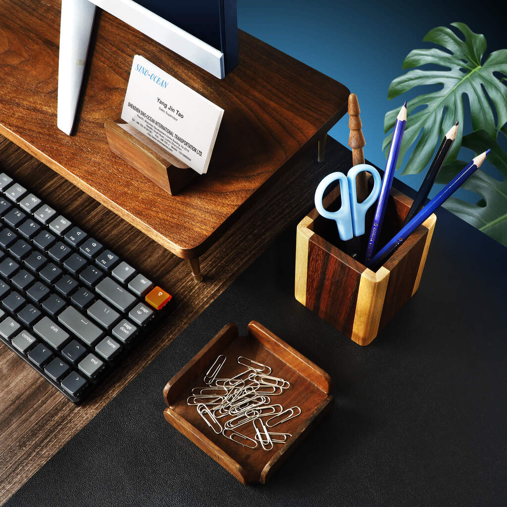 Pot à crayons bois noyer et érable — bureau design