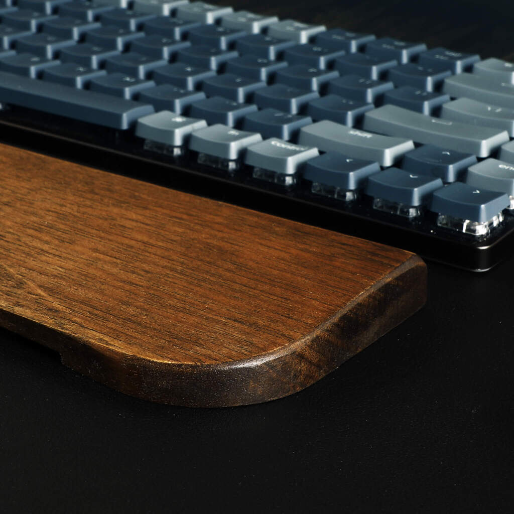 Repose-poignet clavier en bois de noyer — Poli main
