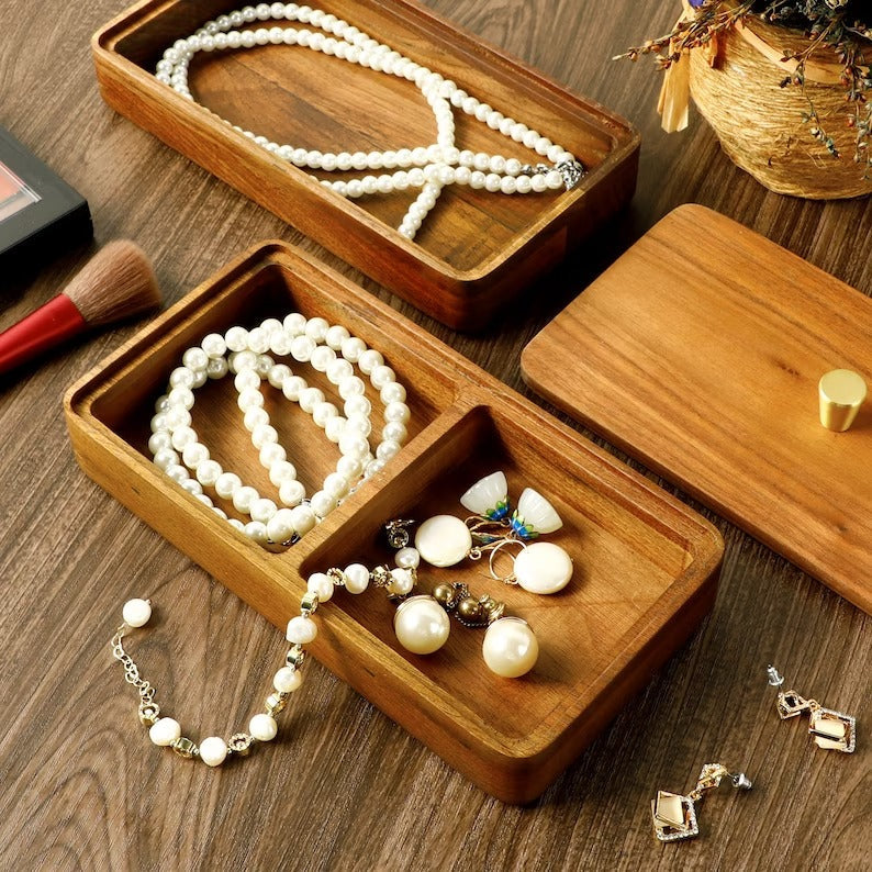 Boîte à bijoux en bois de noyer — façonnée et polie à la main