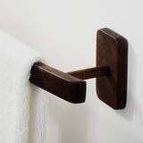 Porte-serviettes mural en bois Arc — finition cirée, salle de bain