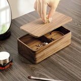 Petite boîte à bijoux en bois de noyer
